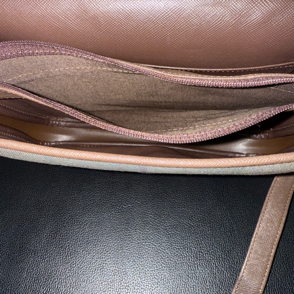 Like New!  Burberrys Vintage Novacheck Crossbody Bag - Picture 6 of 8